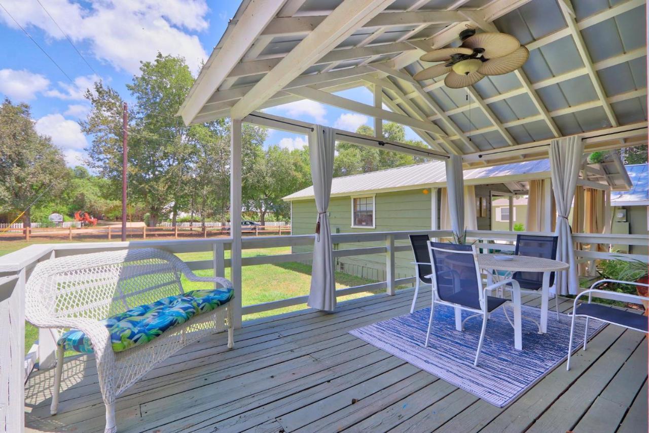 Creekside Cabins - The Texan Wimberley Extérieur photo
