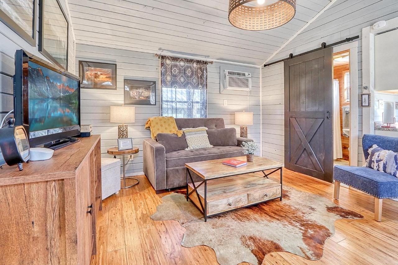 Creekside Cabins - The Texan Wimberley Extérieur photo